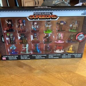 Minecraft Dungeons Action Figures Series 7. 18 pack.